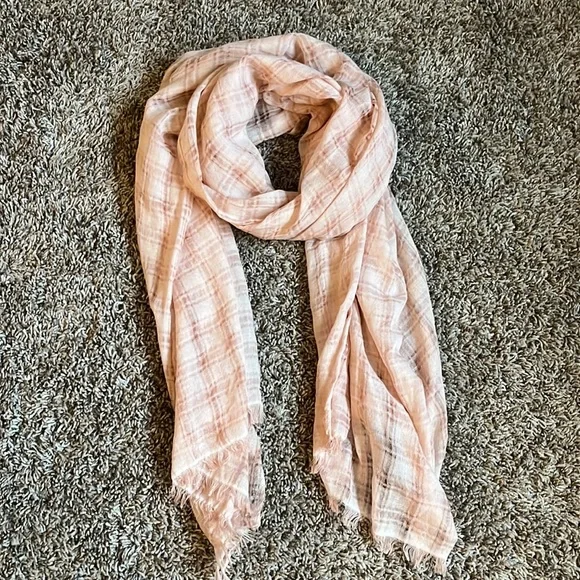 Lightweight scarf - Picture 2 of 3